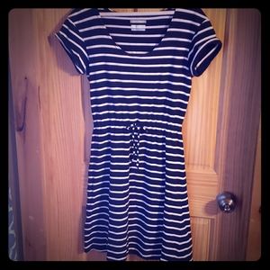 (Sale 4/$20) Columbia Dress. Size Small.